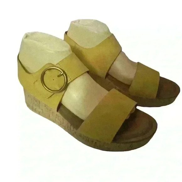 EuroSoft Finnly Womens Yellow Leather Wedge Sandal Size 9M - Picture 3 of 10